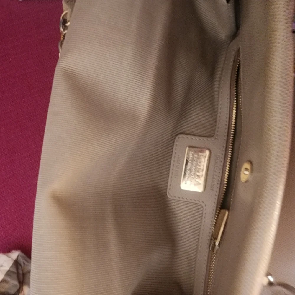 Handbag - Picture 5 of 9